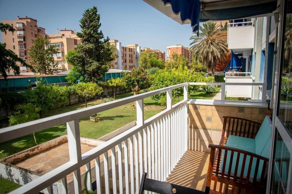 Appartement Piso Con Jardin à Málaga Extérieur photo