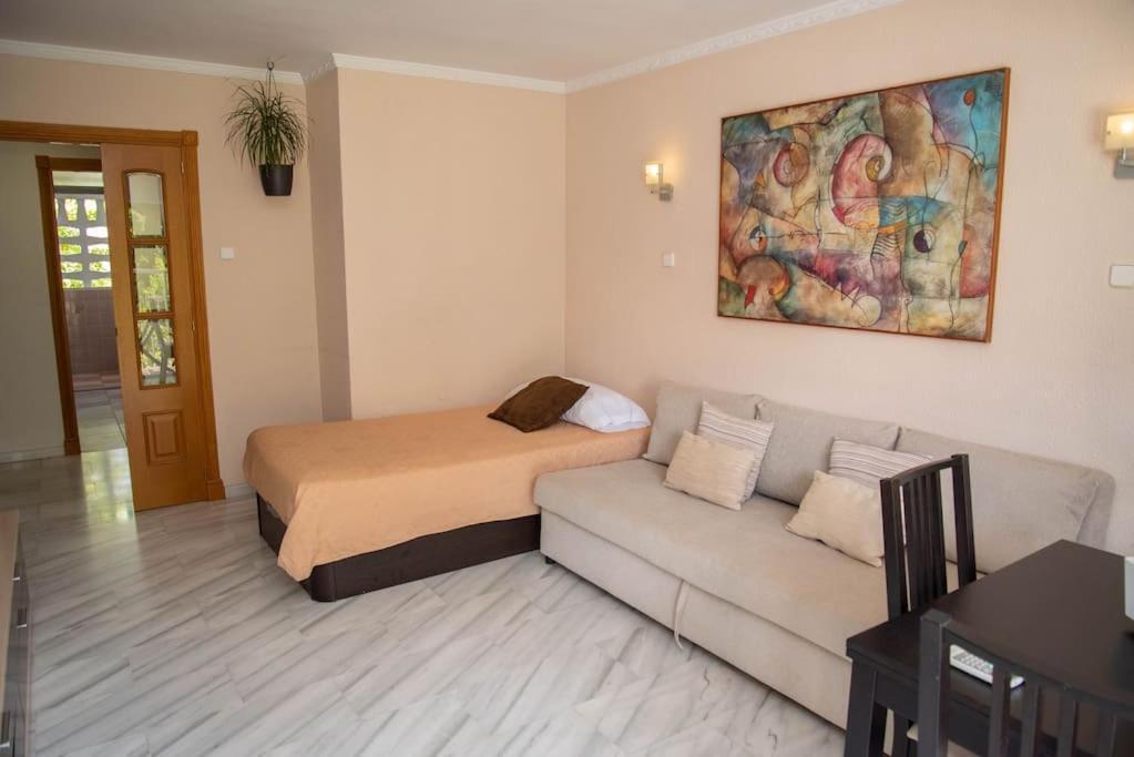 Appartement Piso Con Jardin à Málaga Extérieur photo